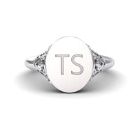 Classic Oval Signet Ring - Nazia