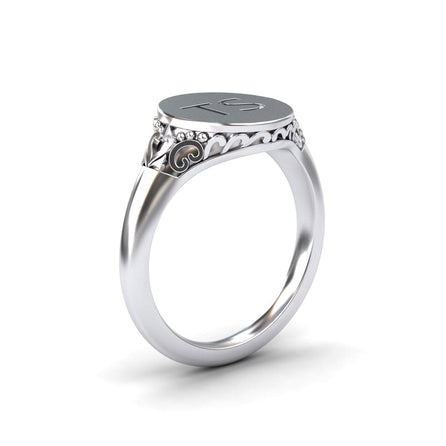 Classic Oval Signet Ring - Nazia